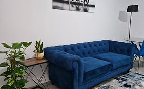 Stylish 2 Bed Home- Short Walk To Tottenham Stadium/Stations
